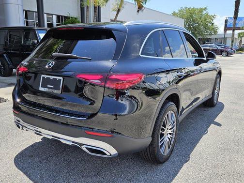 2025 Mercedes-Benz GLC 300 Base