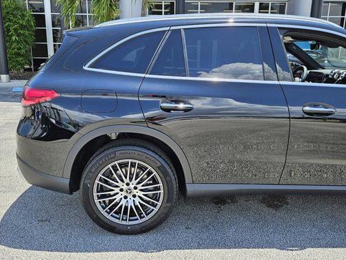 2025 Mercedes-Benz GLC 300 Base