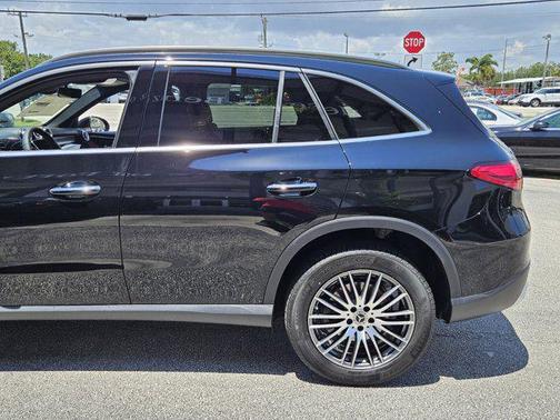 2025 Mercedes-Benz GLC 300 Base