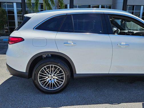 2026 Mercedes-Benz GLC 300 Base
