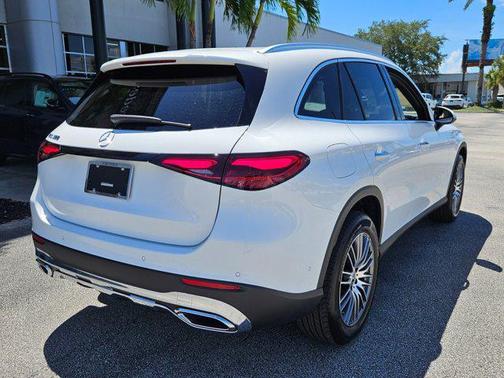 2026 Mercedes-Benz GLC 300 Base