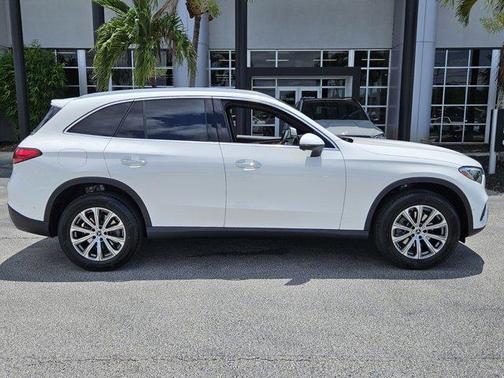 2025 Mercedes-Benz GLC 300 Base
