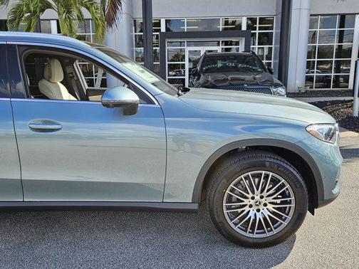 2026 Mercedes-Benz GLC 300 Base