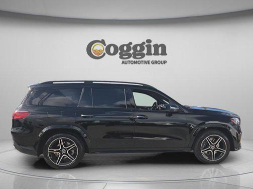 Obsidian Black Metallic 2026 Mercedes-Benz GLS 450 4MATIC