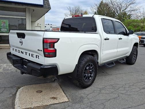 2022 Nissan Frontier S