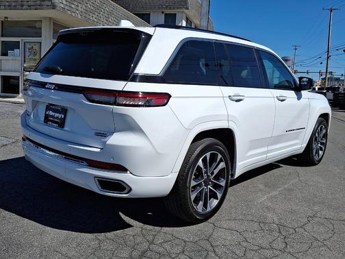 2022 Jeep Grand Cherokee Overland