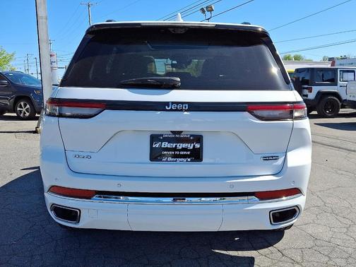 2022 Jeep Grand Cherokee Overland