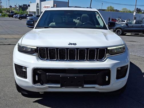 2022 Jeep Grand Cherokee Overland