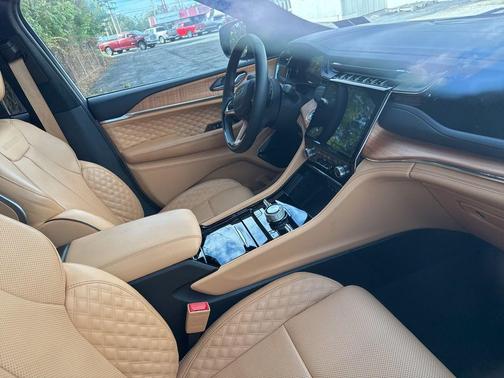 2024 Jeep Grand Cherokee L Summit