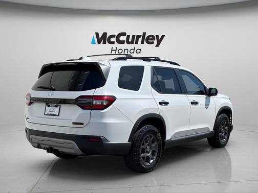 Platinum White Pearl 2025 Honda Pilot