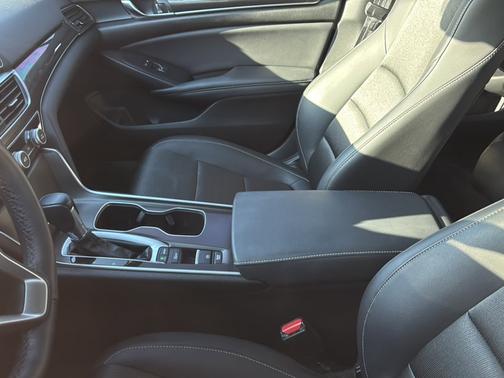 Platinum White Pearl 2022 Honda Accord