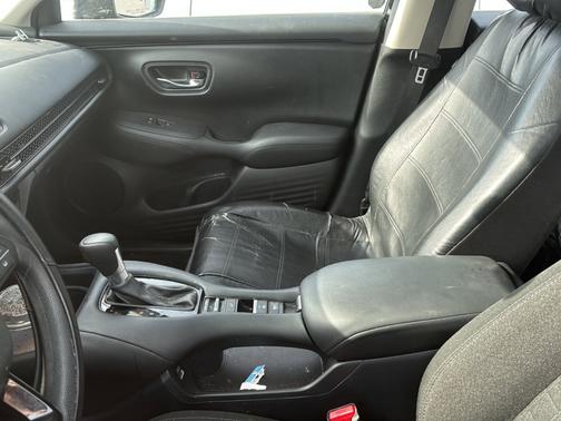 Crystal Black Pearl 2023 Honda HR-V