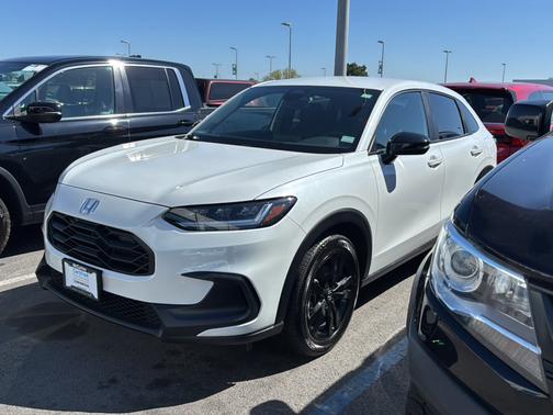 Platinum White Pearl 2026 Honda HR-V