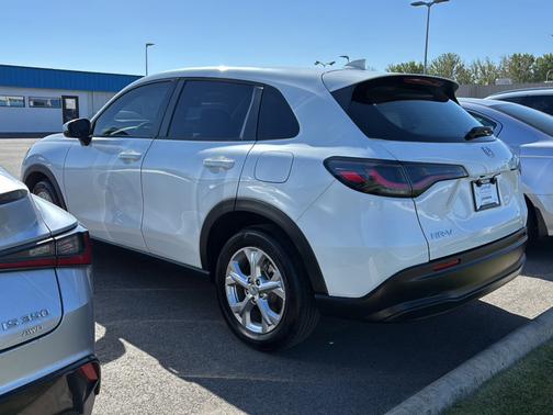 Platinum White Pearl 2023 Honda HR-V