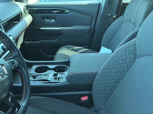 Platinum White Pearl 2025 Honda Pilot