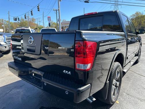 2012 Nissan Titan SV