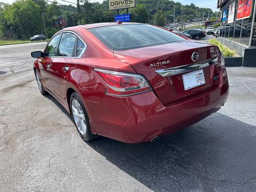 Cayenne Red Metallic 2014 Nissan Altima 2.5 SV