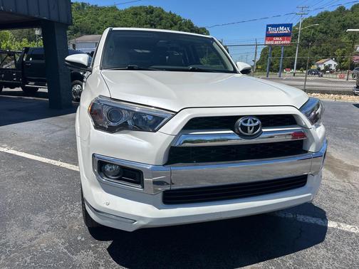 Blizzard Pearl 2017 Toyota 4Runner SR5 Premium