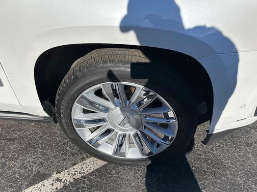 2017 Cadillac Escalade Platinum