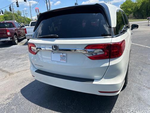 White Diamond Pearl 2019 Honda Odyssey EX