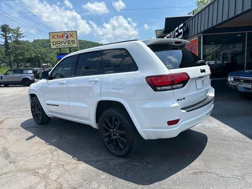 Bright White Clearcoat 2019 Jeep Grand Cherokee Altitude