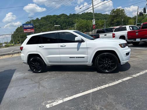 Bright White Clearcoat 2019 Jeep Grand Cherokee Altitude