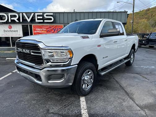 2019 RAM 2500 Big Horn Crew Cab 4x4 6'4' Box