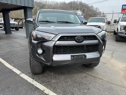 Magnetic Gray Metallic 2018 Toyota 4Runner SR5 Premium