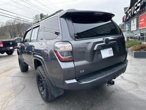 Magnetic Gray Metallic 2018 Toyota 4Runner SR5 Premium