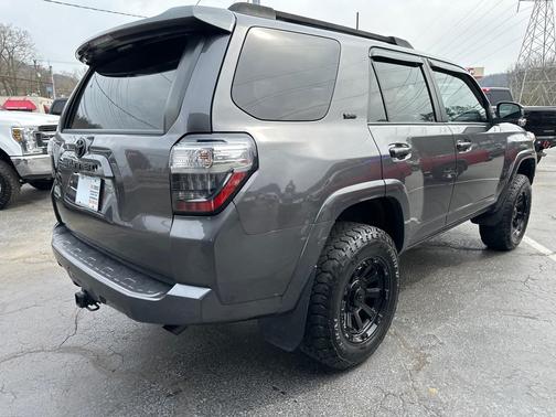 Magnetic Gray Metallic 2018 Toyota 4Runner SR5 Premium