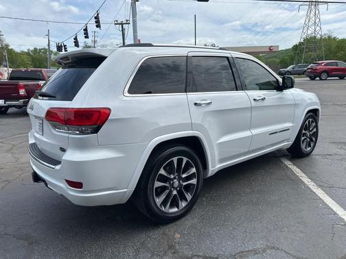 Bright White Clearcoat 2017 Jeep Grand Cherokee Overland