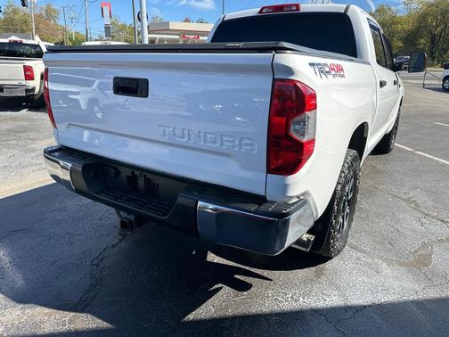 2014 Toyota Tundra SR5