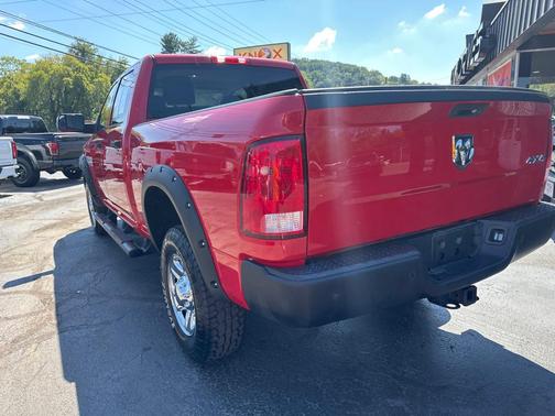 2017 RAM 3500 Tradesman Crew Cab 4x4 6'4' Box