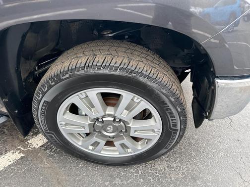 2018 Toyota Tundra SR5