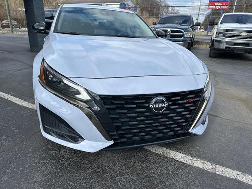 2024 Nissan Altima SR VC-Turbo FWD