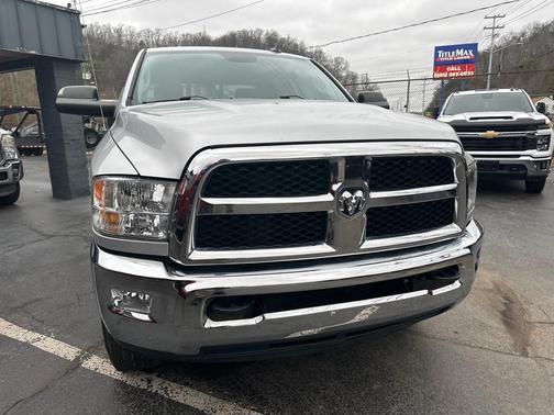 2017 RAM 3500 SLT Crew Cab 4x4 6'4' Box