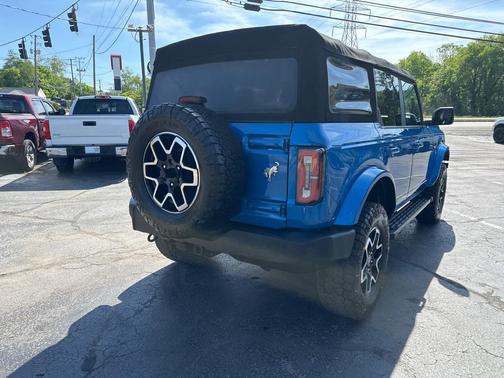 Velocity Blue Metallic 2021 Ford Bronco Outer Banks