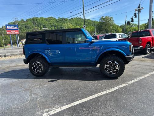 Velocity Blue Metallic 2021 Ford Bronco Outer Banks