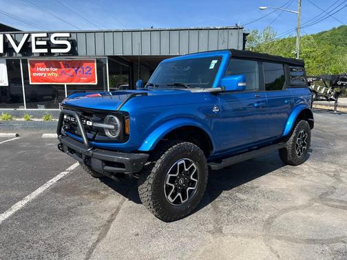 Velocity Blue Metallic 2021 Ford Bronco Outer Banks