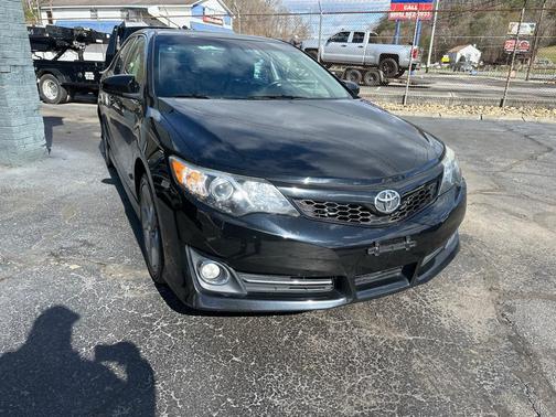 Attitude Black Metallic 2014 Toyota Camry SE