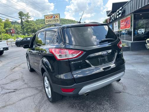 Ruby Red Metallic Tinted Clearcoat 2015 Ford Escape SE