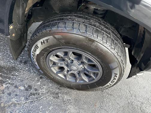 2017 Toyota Tacoma Base