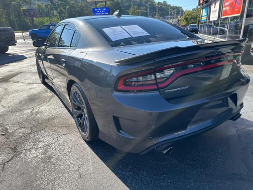 2016 Dodge Charger SRT 392
