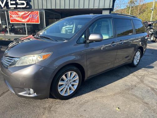 2012 Toyota Sienna XLE