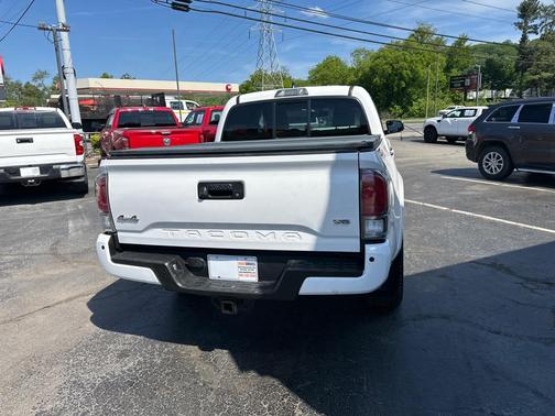 Super White 2016 Toyota Tacoma Limited