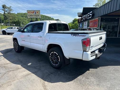Super White 2016 Toyota Tacoma Limited