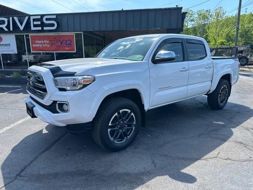Super White 2016 Toyota Tacoma Limited