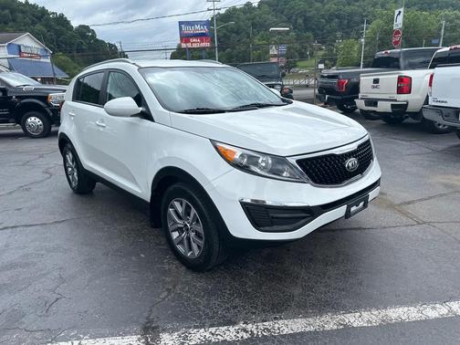 Clear White 2016 Kia Sportage LX