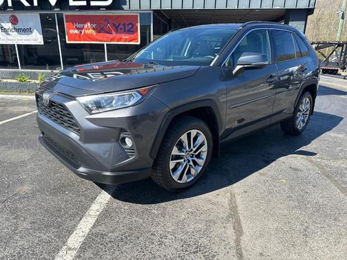 Magnetic Gray Metallic 2019 Toyota RAV4 XLE Premium