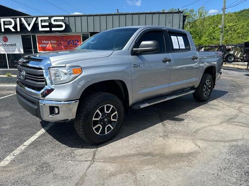 Silver Sky Metallic 2015 Toyota Tundra SR5